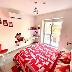  Alloggio in famiglia Private En-suite With Balcony In Shared